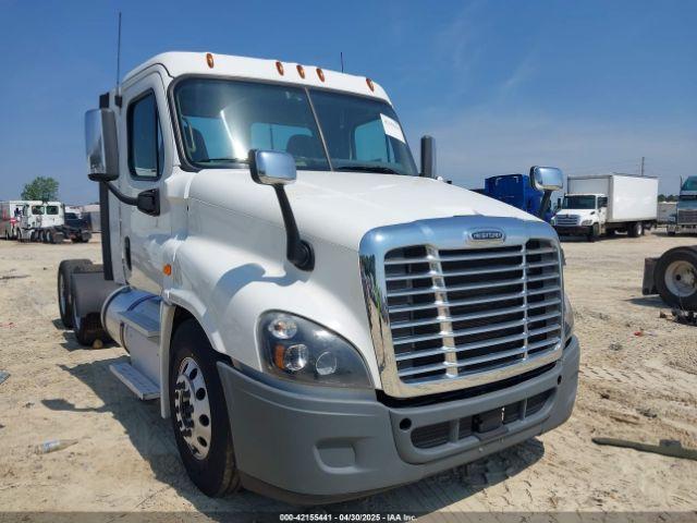  Salvage Freightliner Cascadia 125
