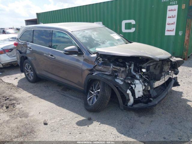  Salvage Toyota Highlander