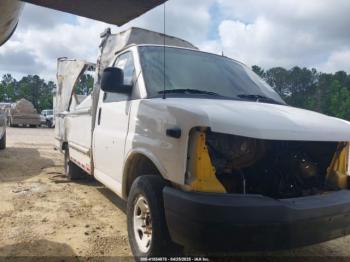  Salvage General Motors Savana Cutaway