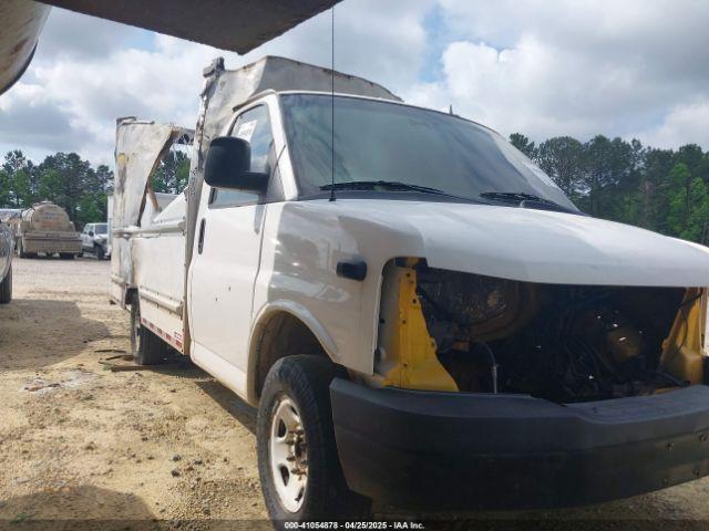  Salvage General Motors Savana Cutaway