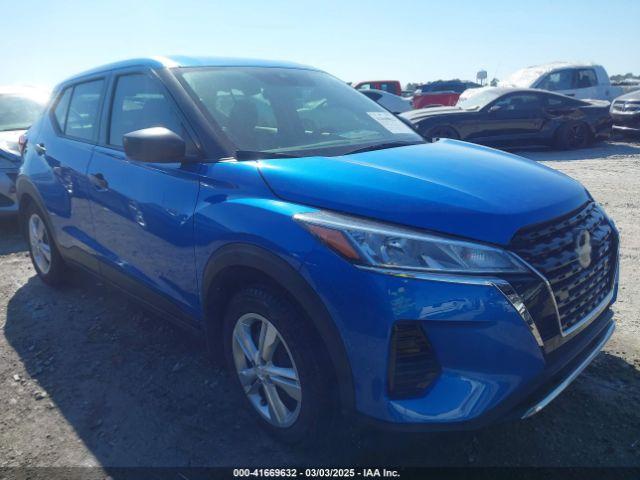  Salvage Nissan Kicks
