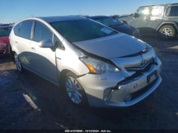  Salvage Toyota Prius v