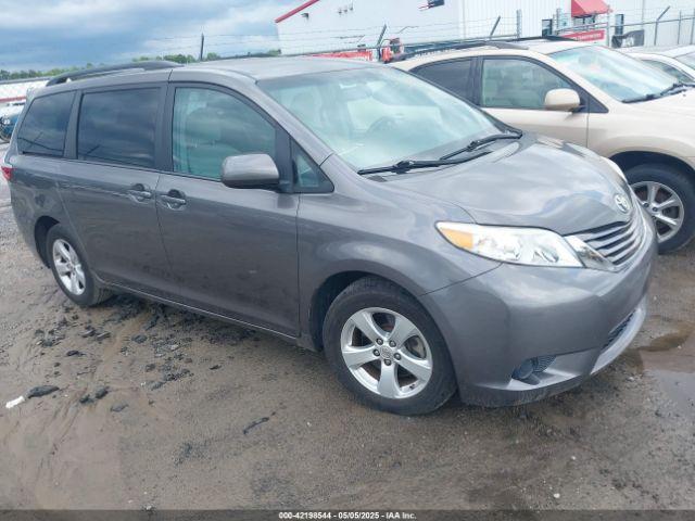  Salvage Toyota Sienna