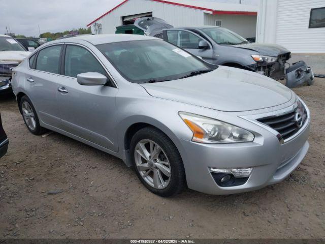  Salvage Nissan Altima