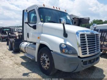  Salvage Freightliner Cascadia 125