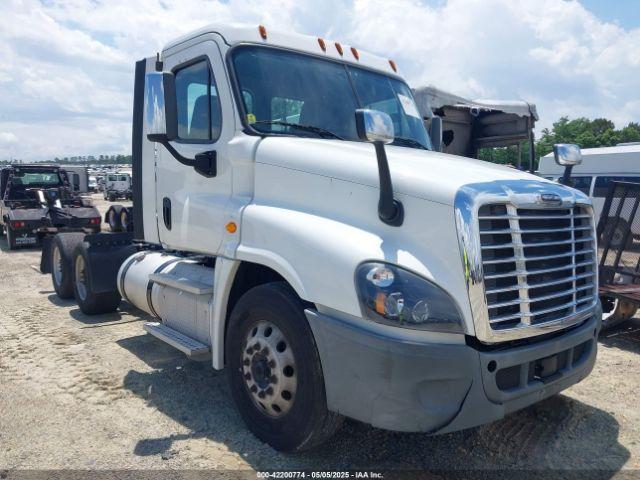  Salvage Freightliner Cascadia 125
