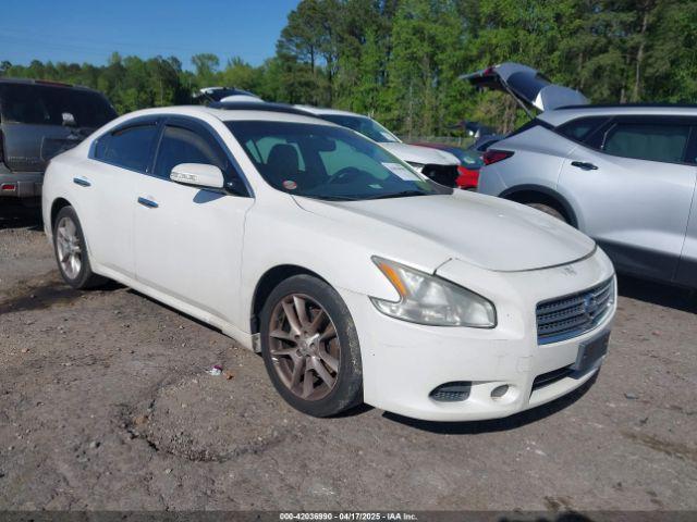  Salvage Nissan Maxima