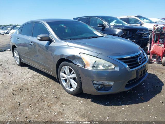  Salvage Nissan Altima