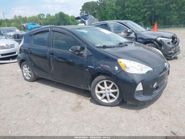  Salvage Toyota Prius c