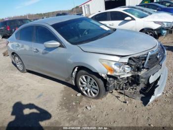  Salvage Nissan Altima