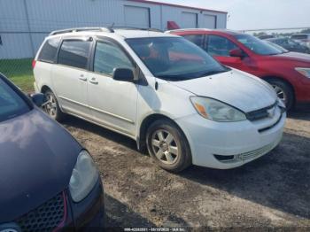  Salvage Toyota Sienna