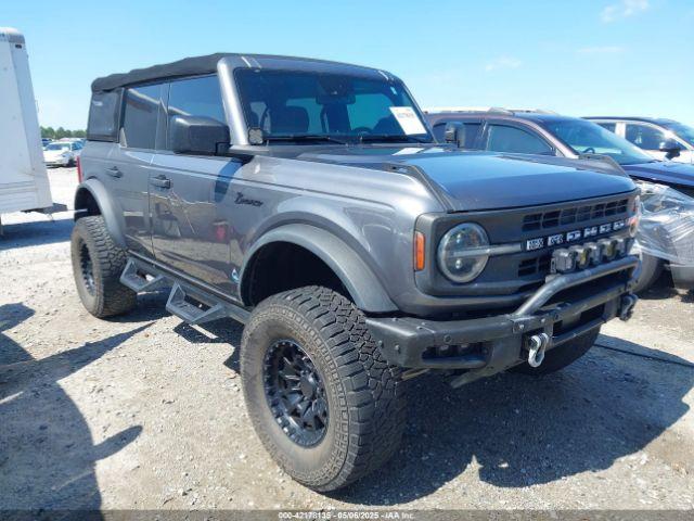  Salvage Ford Bronco