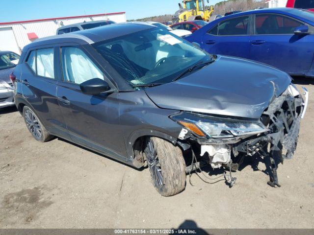  Salvage Nissan Kicks