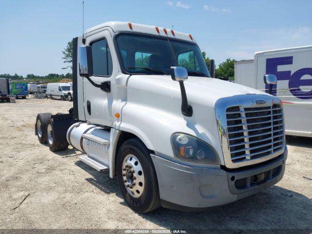  Salvage Freightliner Cascadia 125