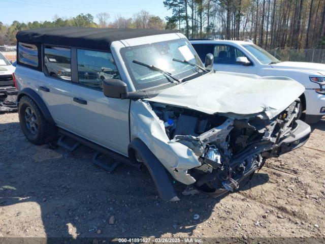  Salvage Ford Bronco