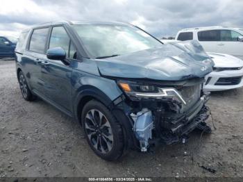  Salvage Kia Carnival