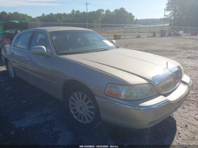  Salvage Lincoln Towncar