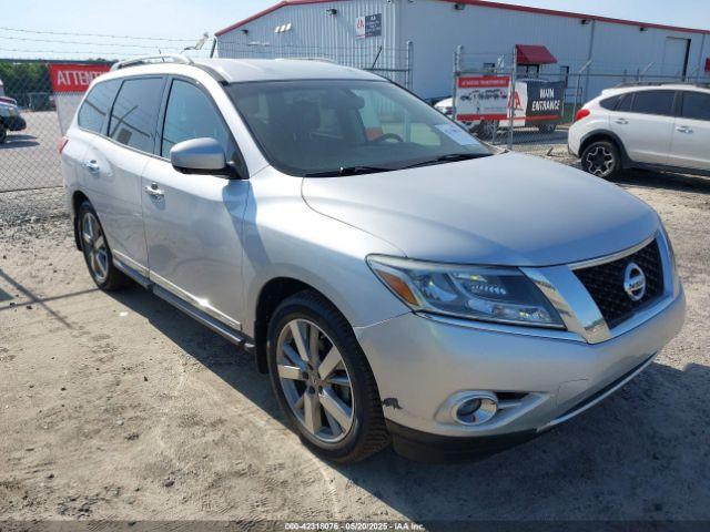  Salvage Nissan Pathfinder