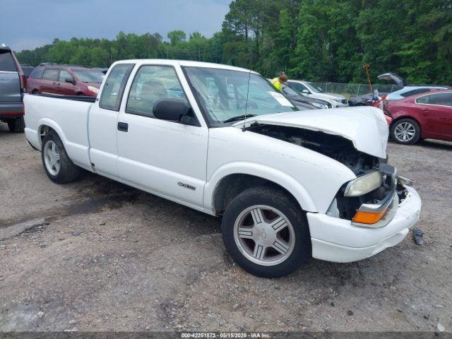  Salvage Chevrolet S-10