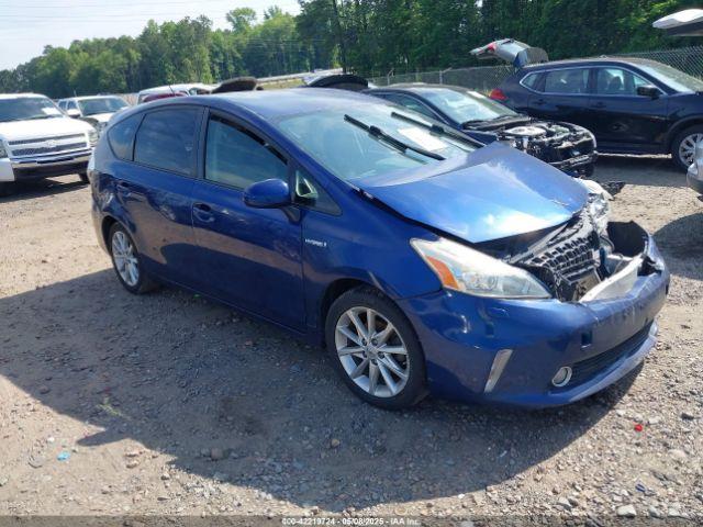  Salvage Toyota Prius v