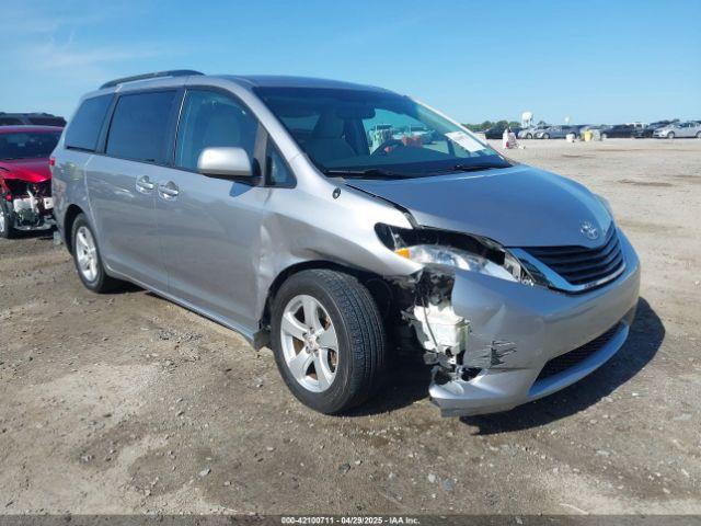 Salvage Toyota Sienna