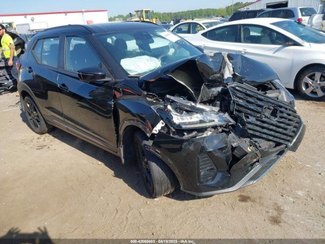  Salvage Nissan Kicks