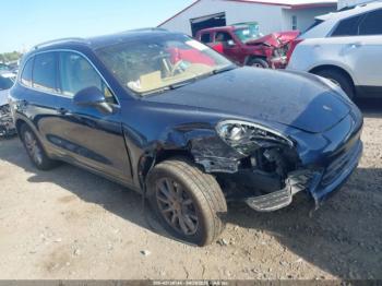  Salvage Porsche Cayenne