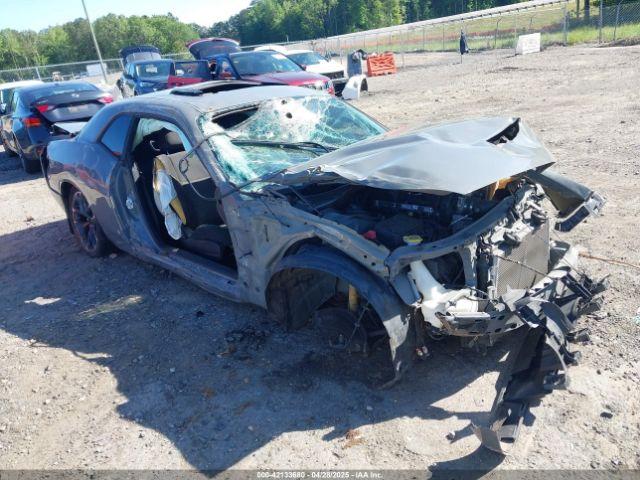  Salvage Dodge Challenger