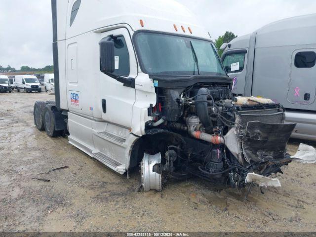  Salvage Freightliner New Cascadia 126