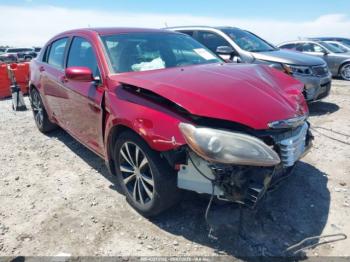  Salvage Chrysler 200