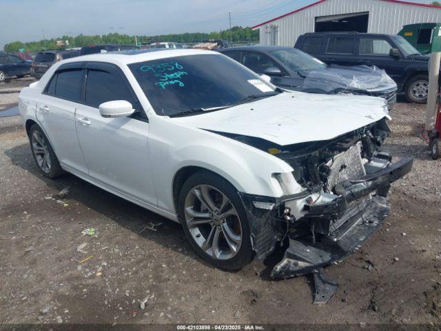  Salvage Chrysler 300