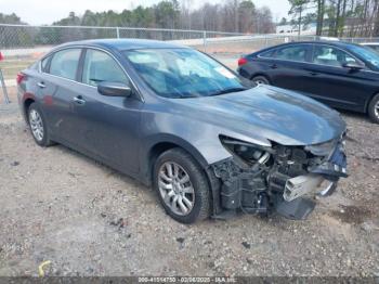  Salvage Nissan Altima