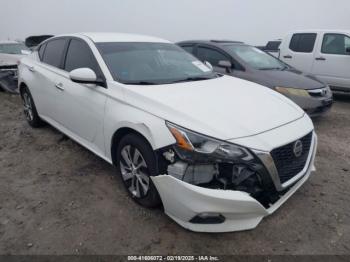  Salvage Nissan Altima