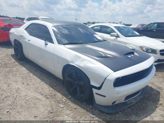  Salvage Dodge Challenger