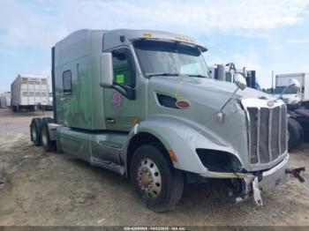  Salvage Peterbilt 579
