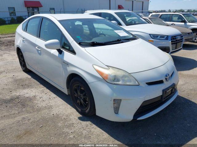  Salvage Toyota Prius