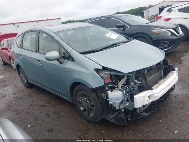  Salvage Toyota Prius v
