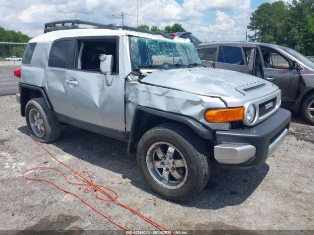  Salvage Toyota FJ Cruiser