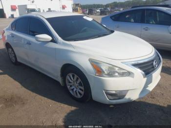  Salvage Nissan Altima