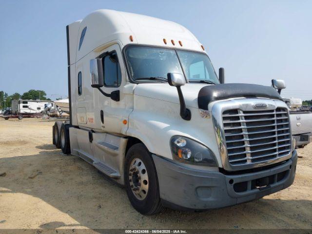  Salvage Freightliner Cascadia 125