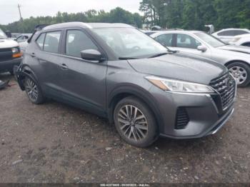  Salvage Nissan Kicks