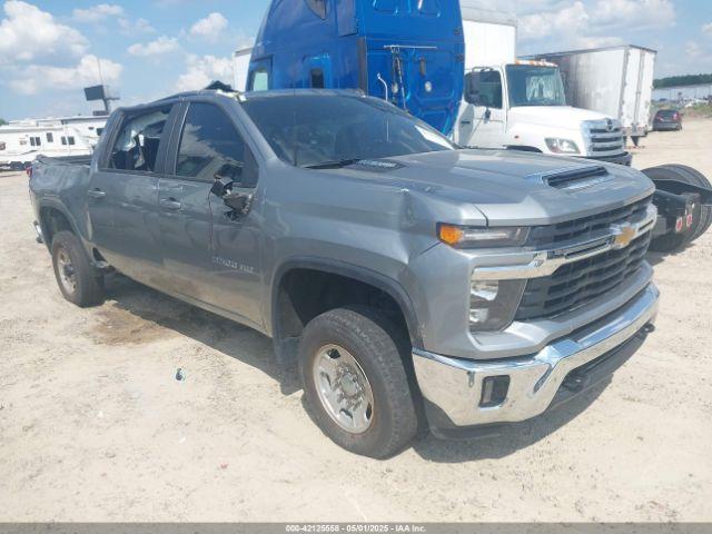  Salvage Chevrolet Silverado 2500