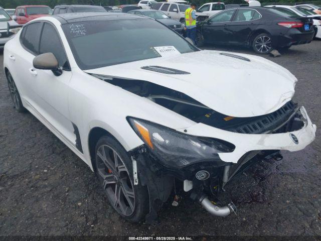  Salvage Kia Stinger