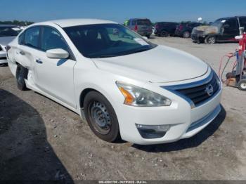  Salvage Nissan Altima