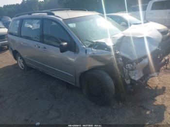  Salvage Toyota Sienna