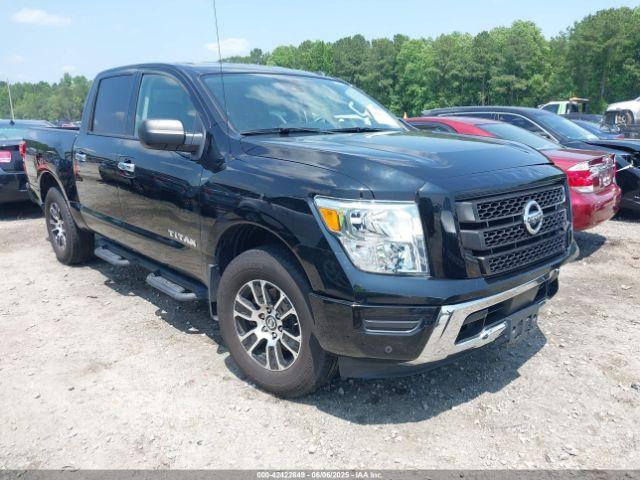  Salvage Nissan Titan