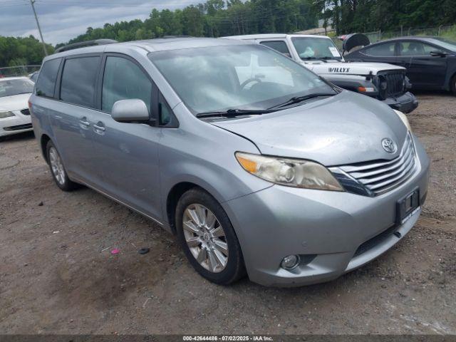  Salvage Toyota Sienna