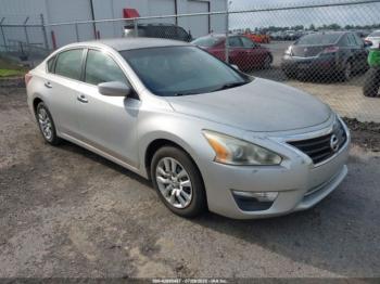  Salvage Nissan Altima