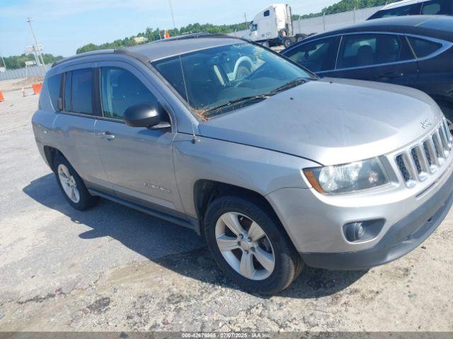 Salvage Jeep Compass