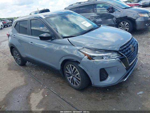  Salvage Nissan Kicks